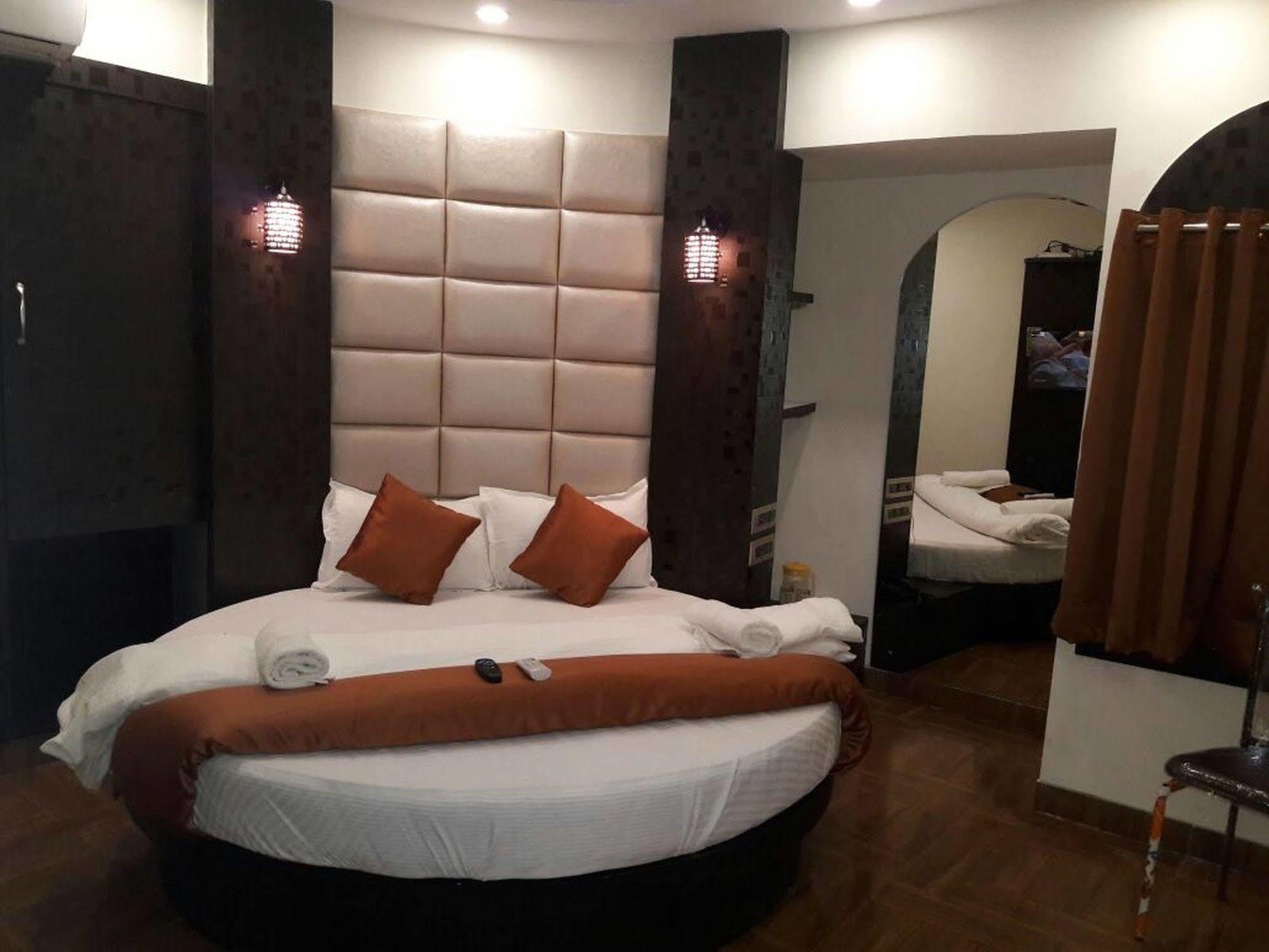 Hotel Karishma Mumbai Ngoại thất bức ảnh