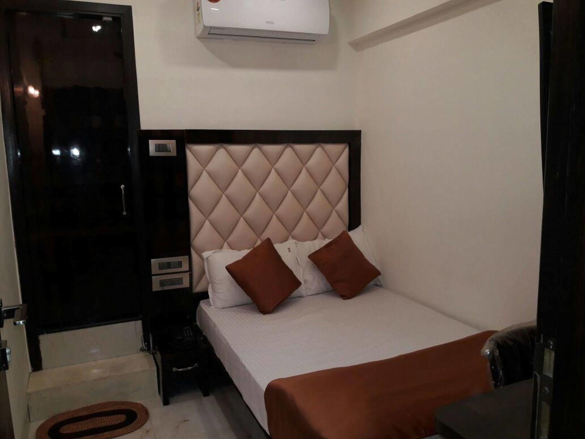 Hotel Karishma Mumbai Ngoại thất bức ảnh