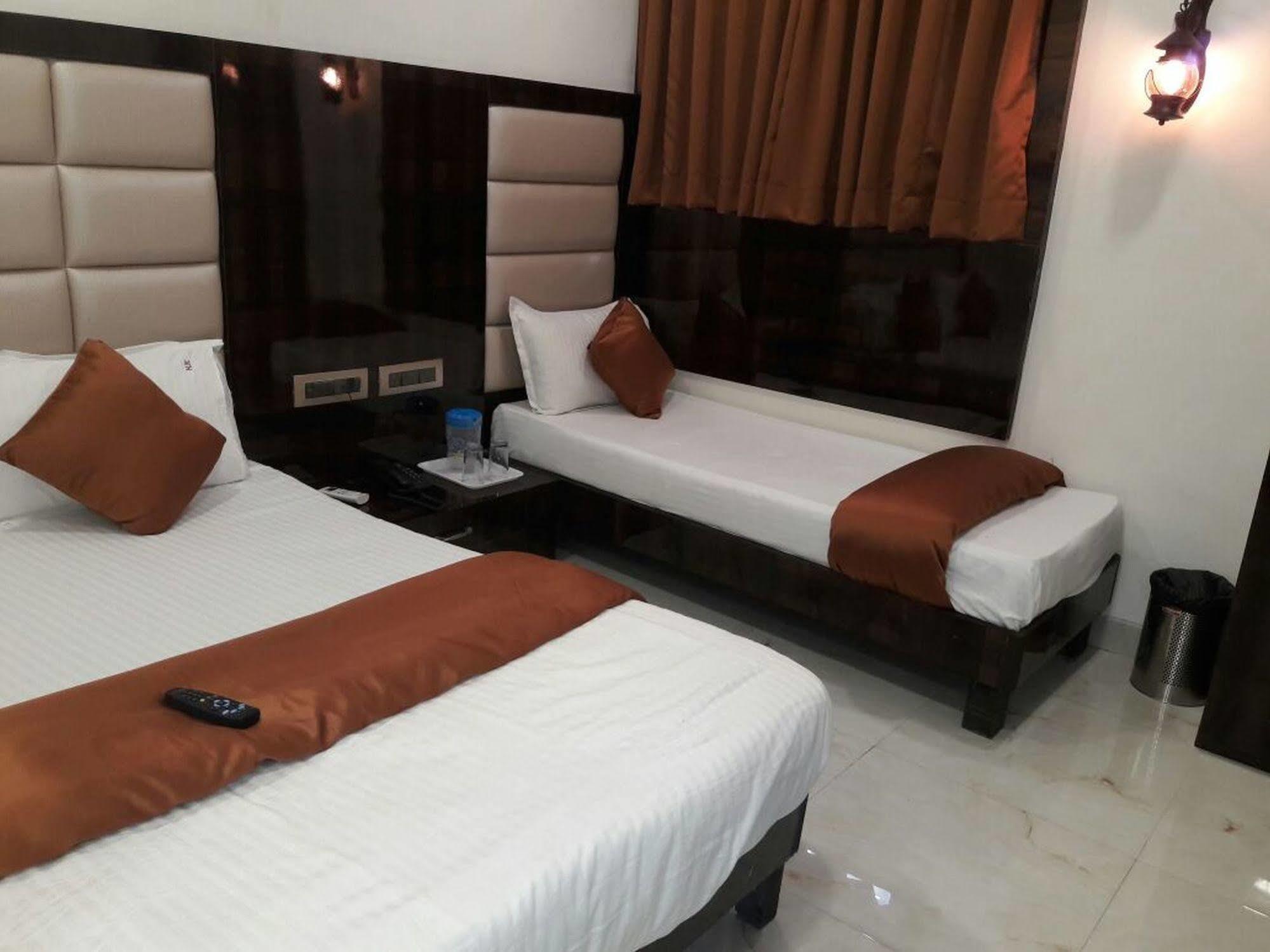 Hotel Karishma Mumbai Ngoại thất bức ảnh